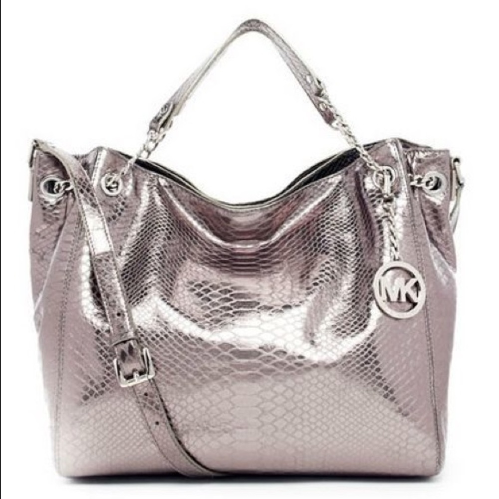 Michael Kors purse silver like new - Picture 4 of 4